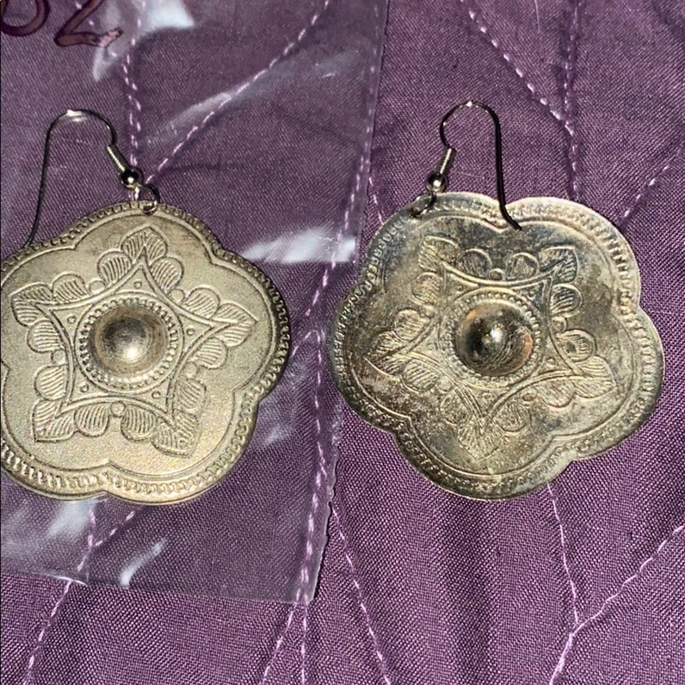 Earrings - Picture 3 of 3